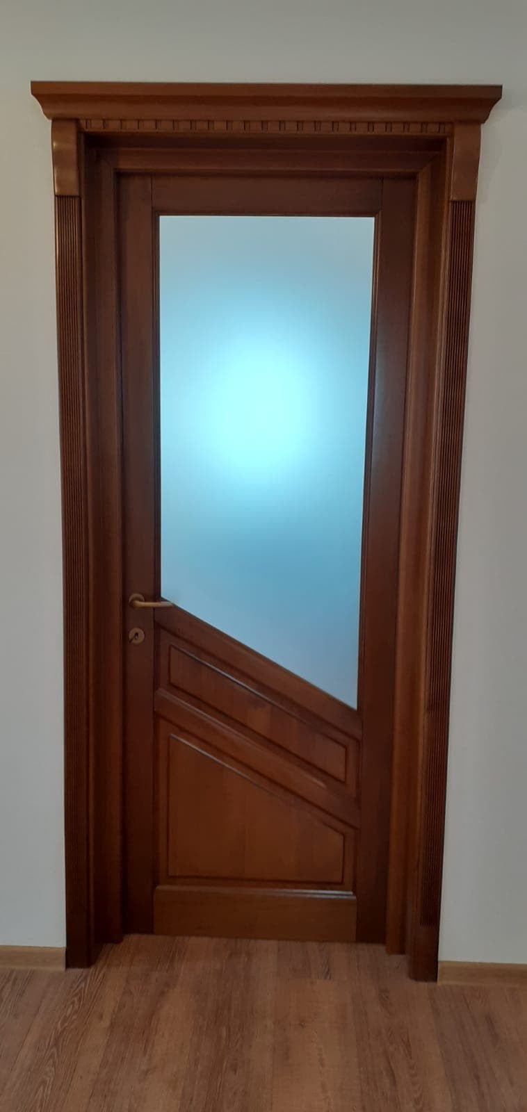 Imagine cu o piesă de mobilier