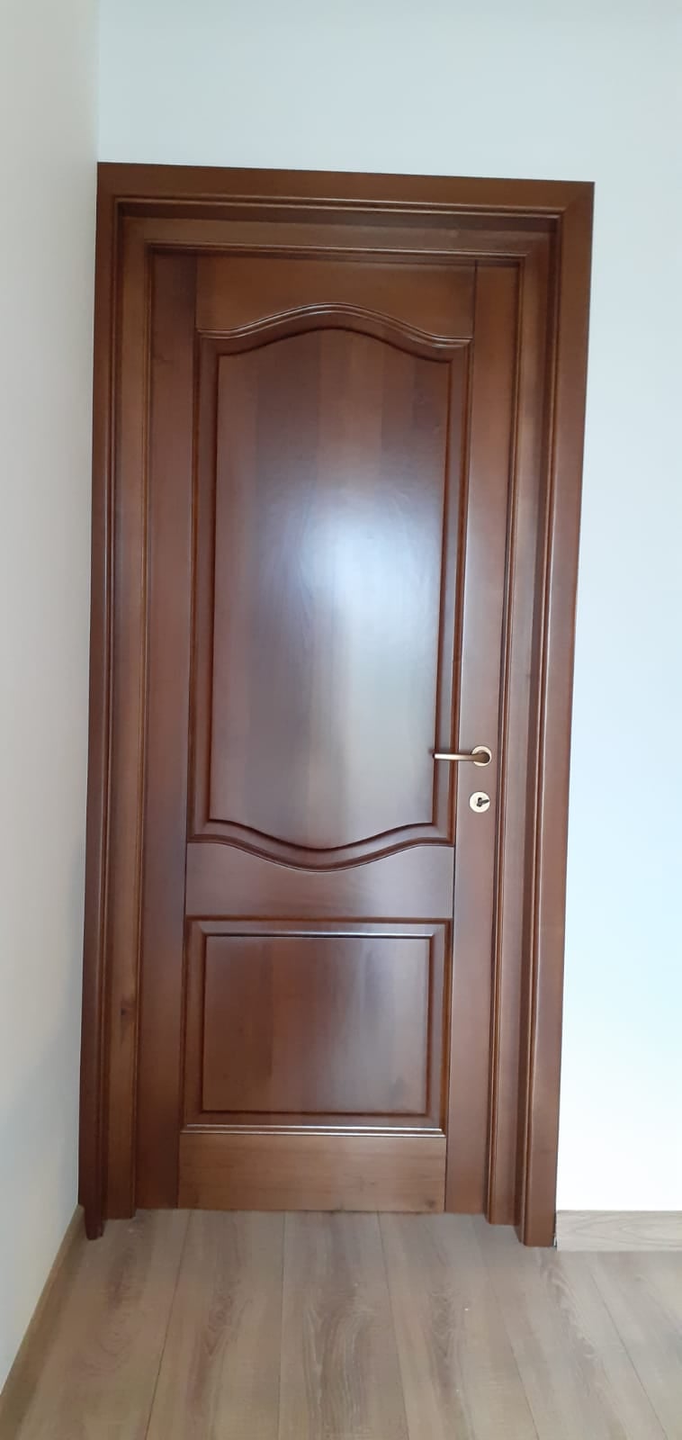 Imagine cu o piesă de mobilier